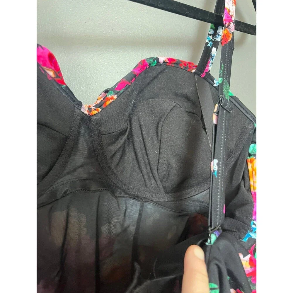 Torrid size 1 D/DD estate floral black one piece swim bathing suit